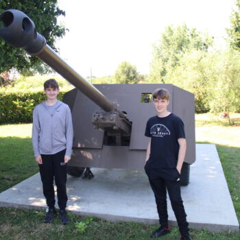 IMG 1431 Students on French trip